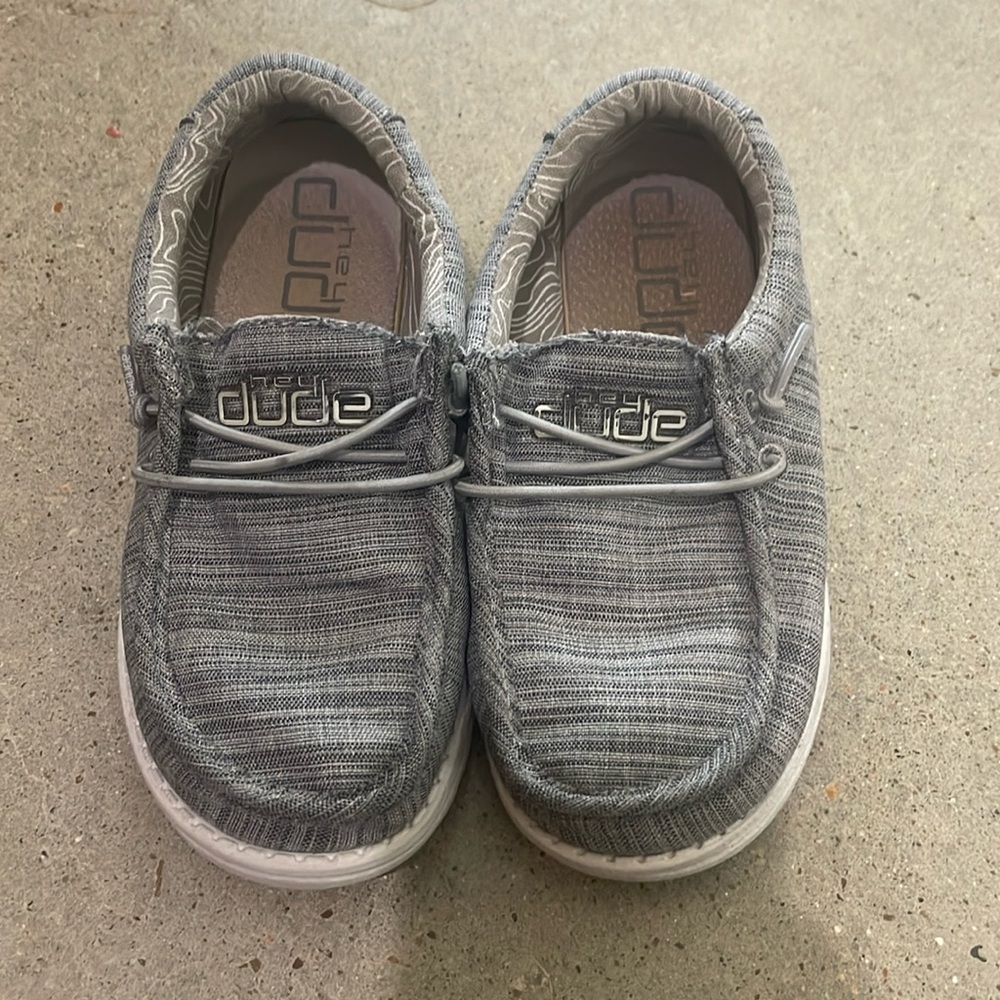 Hey Dude boys size 10